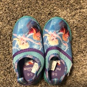 Frozen toddler water shoes
